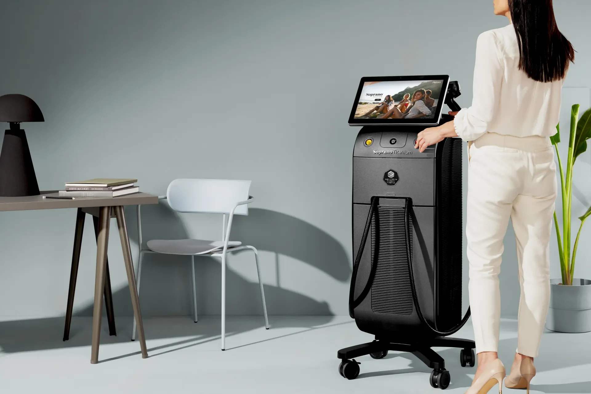 Energy-based aesthetic devices in a Seoul clinical room for an editorial survey of MFU, RF, laser, IPL, and LED platforms.